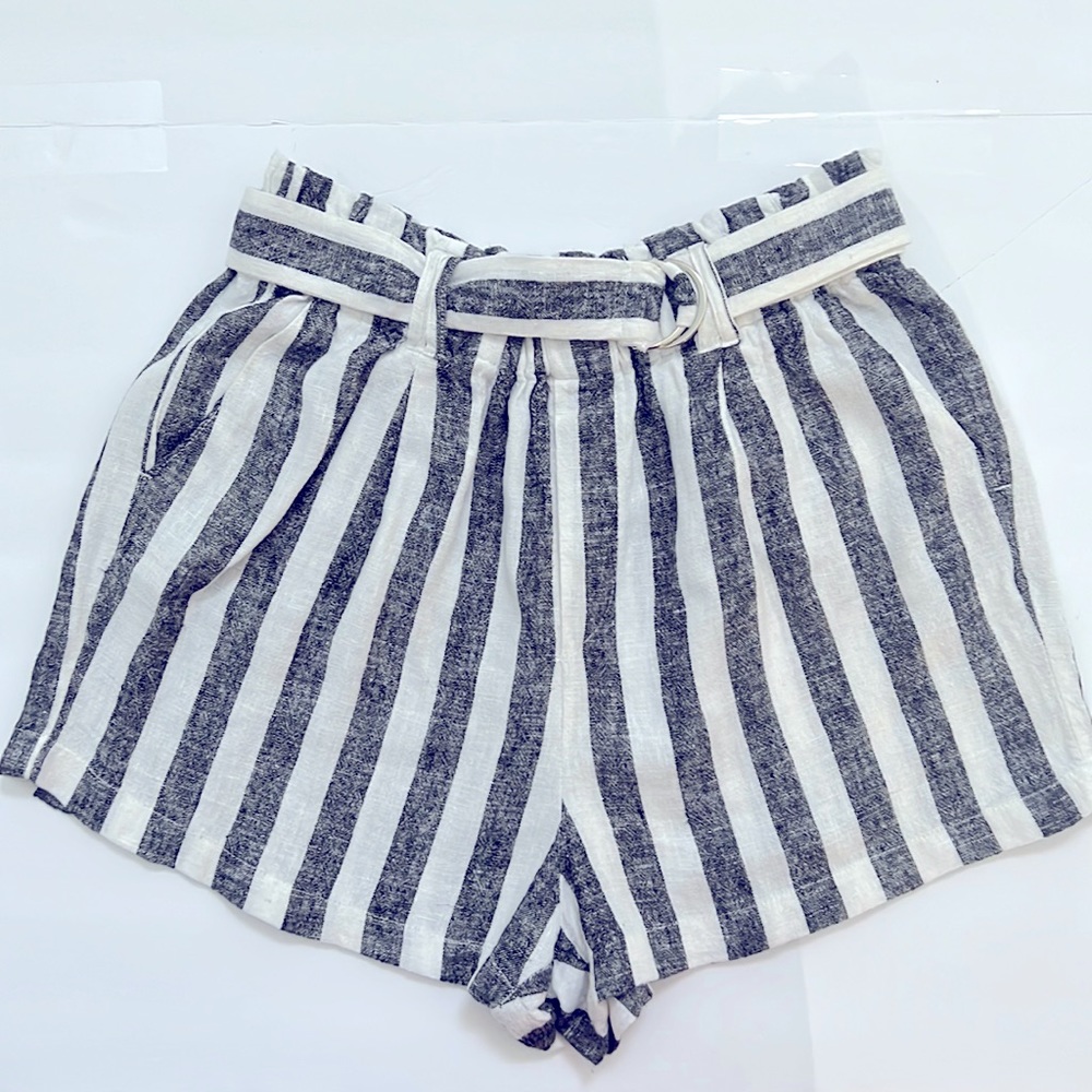 Love Tree Linen Stripe Shorts